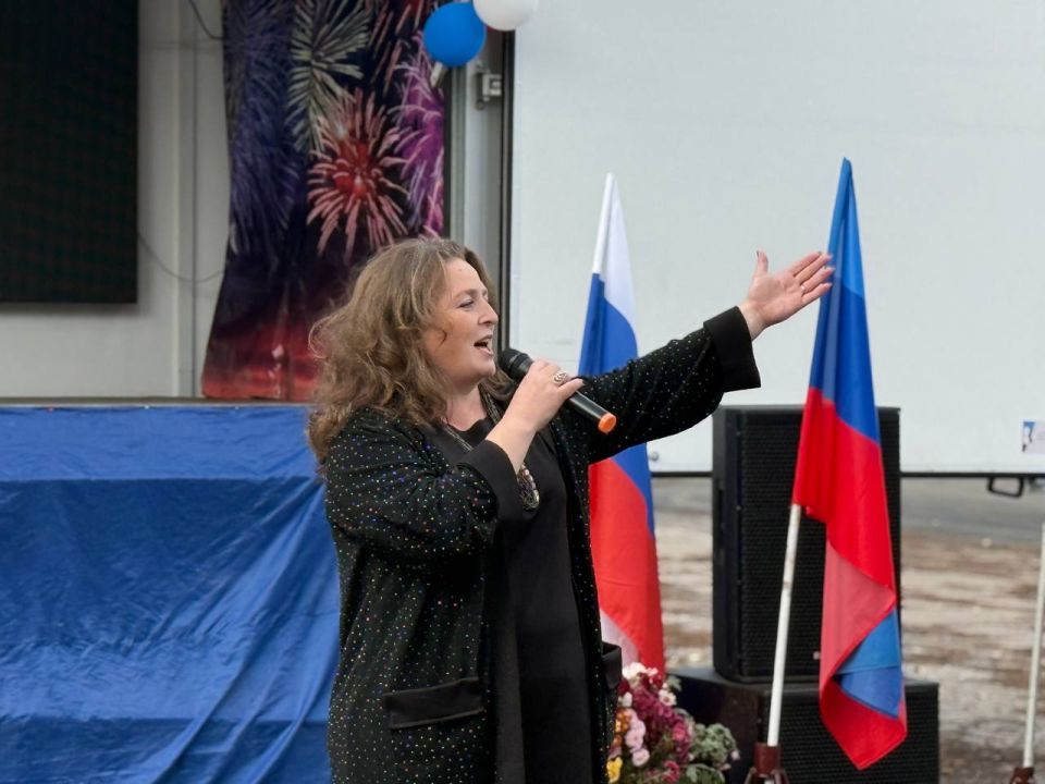 В рамках партийного проекта "Культура малой Родины" в жилмассиве Анненка отметили День Народного единства В рамках партийного проекта "Культура малой Родины" в жилмассиве Анненка отметили День Народного единства