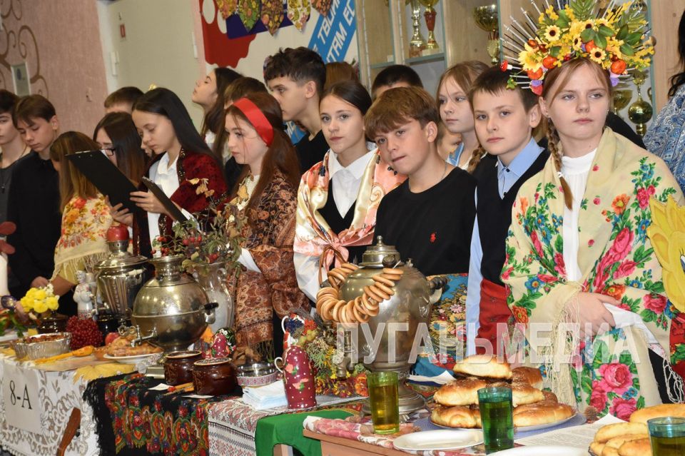 Школьники Антрацита провели кулинарный фестиваль Школьники Антрацита провели кулинарный фестиваль