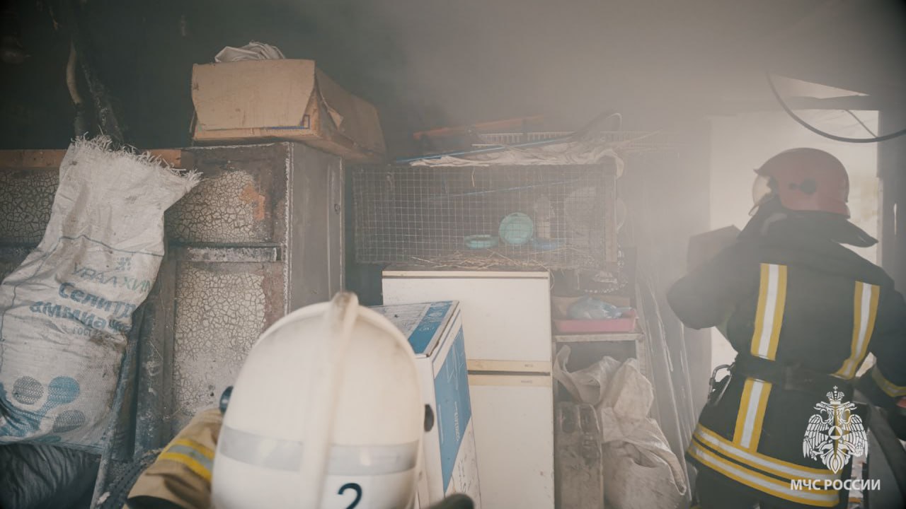 Ликвидирован масштабный пожар в частном секторе Луганска Ликвидирован масштабный пожар в частном секторе Луганска