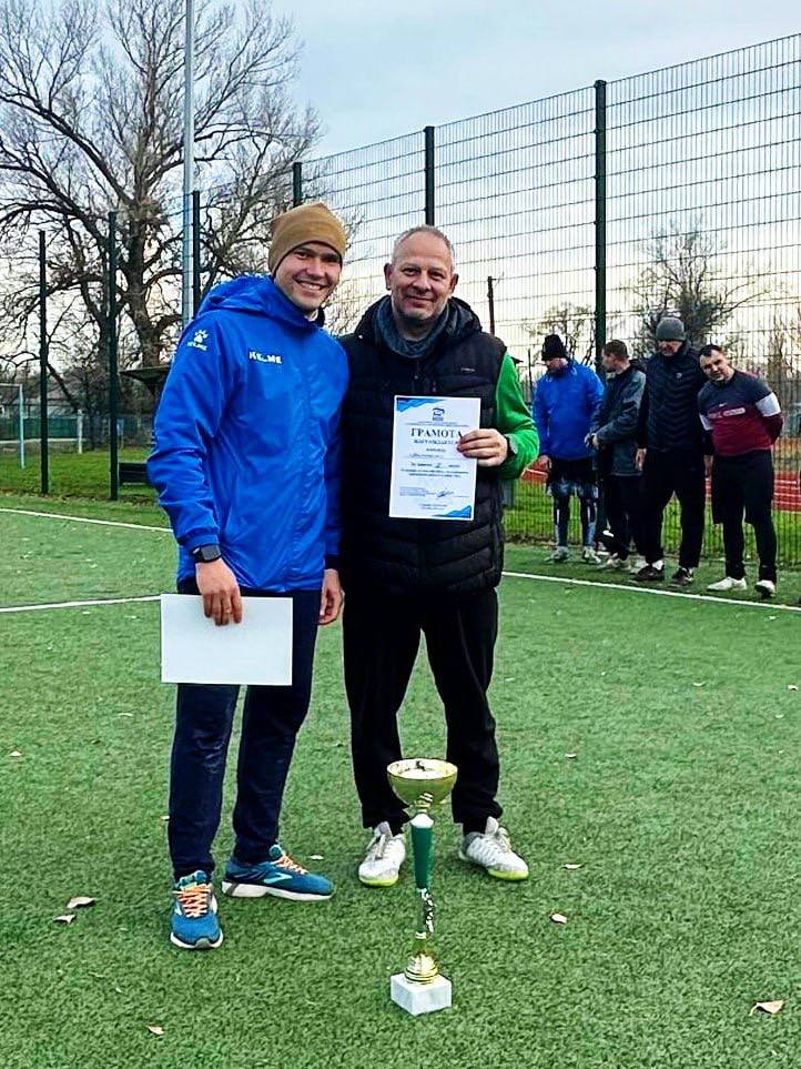 Спорт объединяет: Станично-Луганский округ отметил День народного единства турниром по мини-футболу Спорт объединяет: Станично-Луганский округ отметил День народного единства турниром по мини-футболу