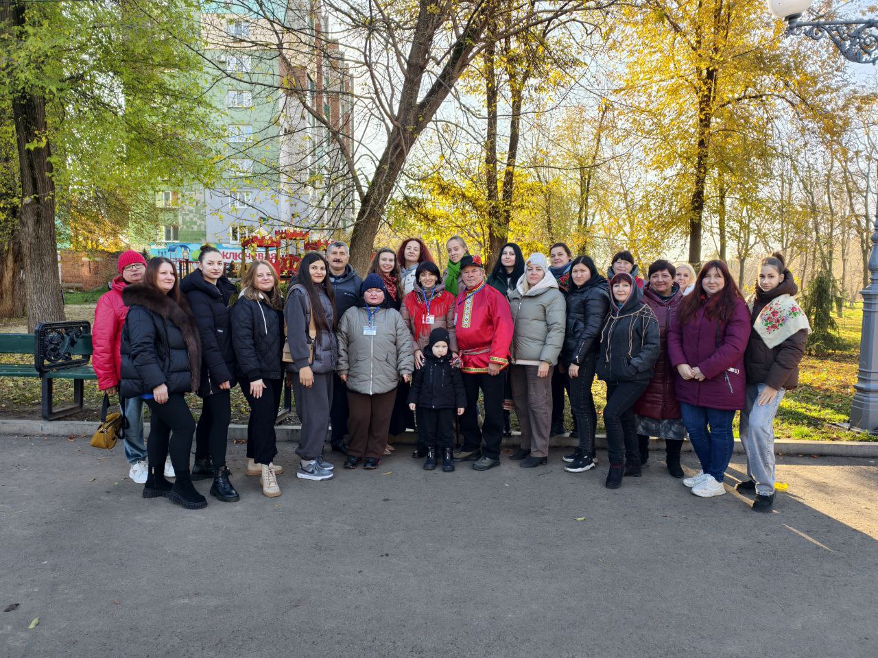 Мастера Краснодонщины приняли участие в праздничных мероприятиях в Луганске ко Дню народного единства Мастера Краснодонщины приняли участие в праздничных мероприятиях в Луганске ко Дню народного единства