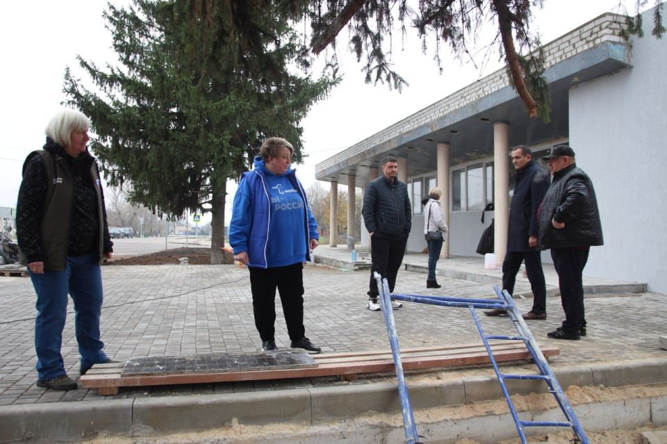 «Партдесант» оценил ход ремонта Трехизбенского сельского клуба по народной программе «Единой России» «Партдесант» оценил ход ремонта Трехизбенского сельского клуба по народной программе «Единой России»
