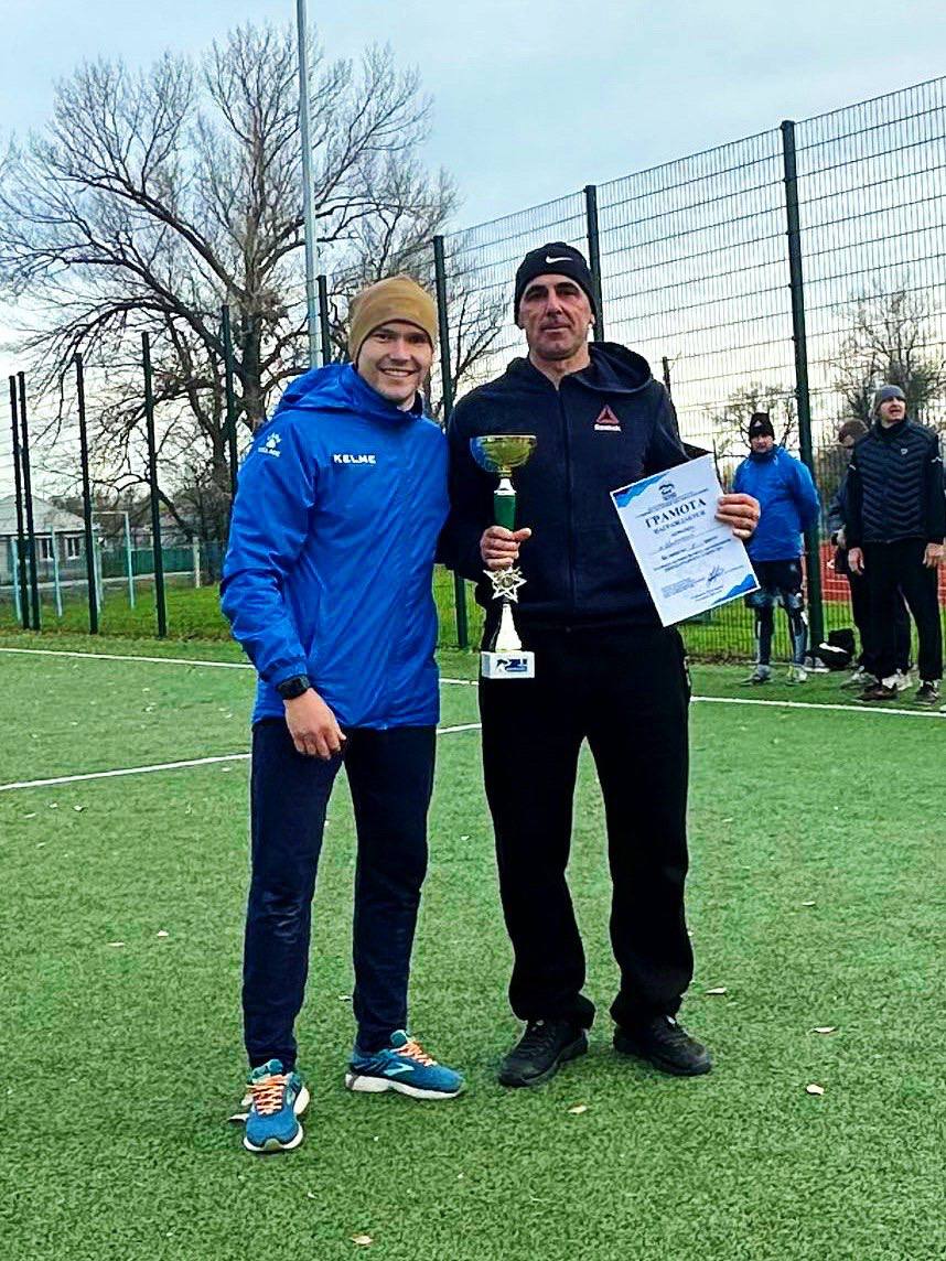 Спорт объединяет: Станично-Луганский округ отметил День народного единства турниром по мини-футболу Спорт объединяет: Станично-Луганский округ отметил День народного единства турниром по мини-футболу