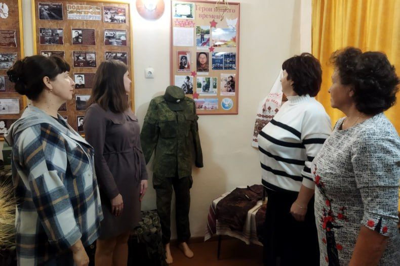 Открытие тематического уголка «Герои нашего времени» состоялось в Станции юных натуралистов Открытие тематического уголка «Герои нашего времени» состоялось в Станции юных натуралистов