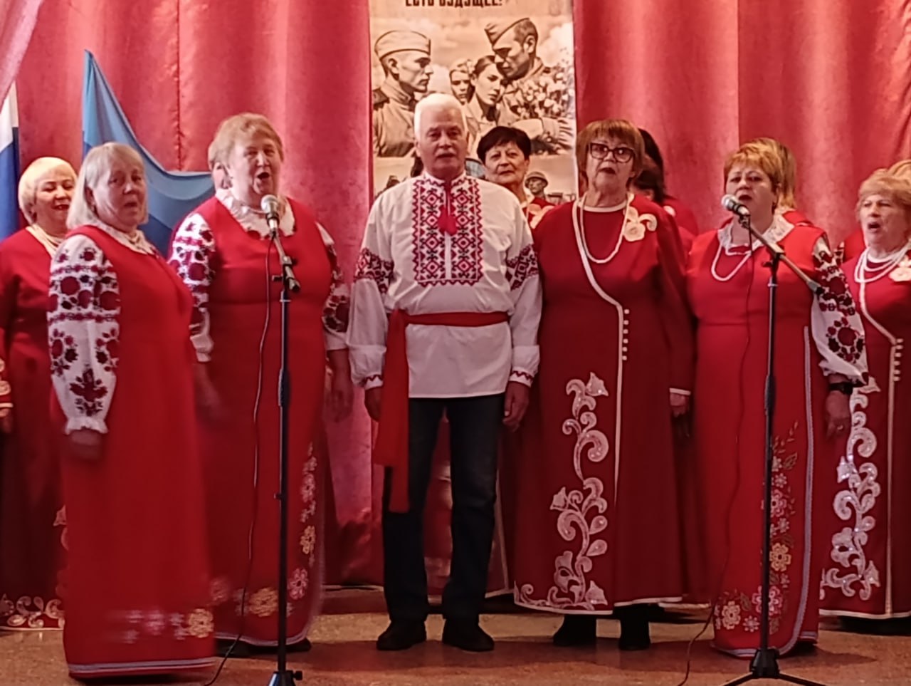 В Комиссаровке прошел концерт ко Дню народного единства В Комиссаровке прошел концерт ко Дню народного единства