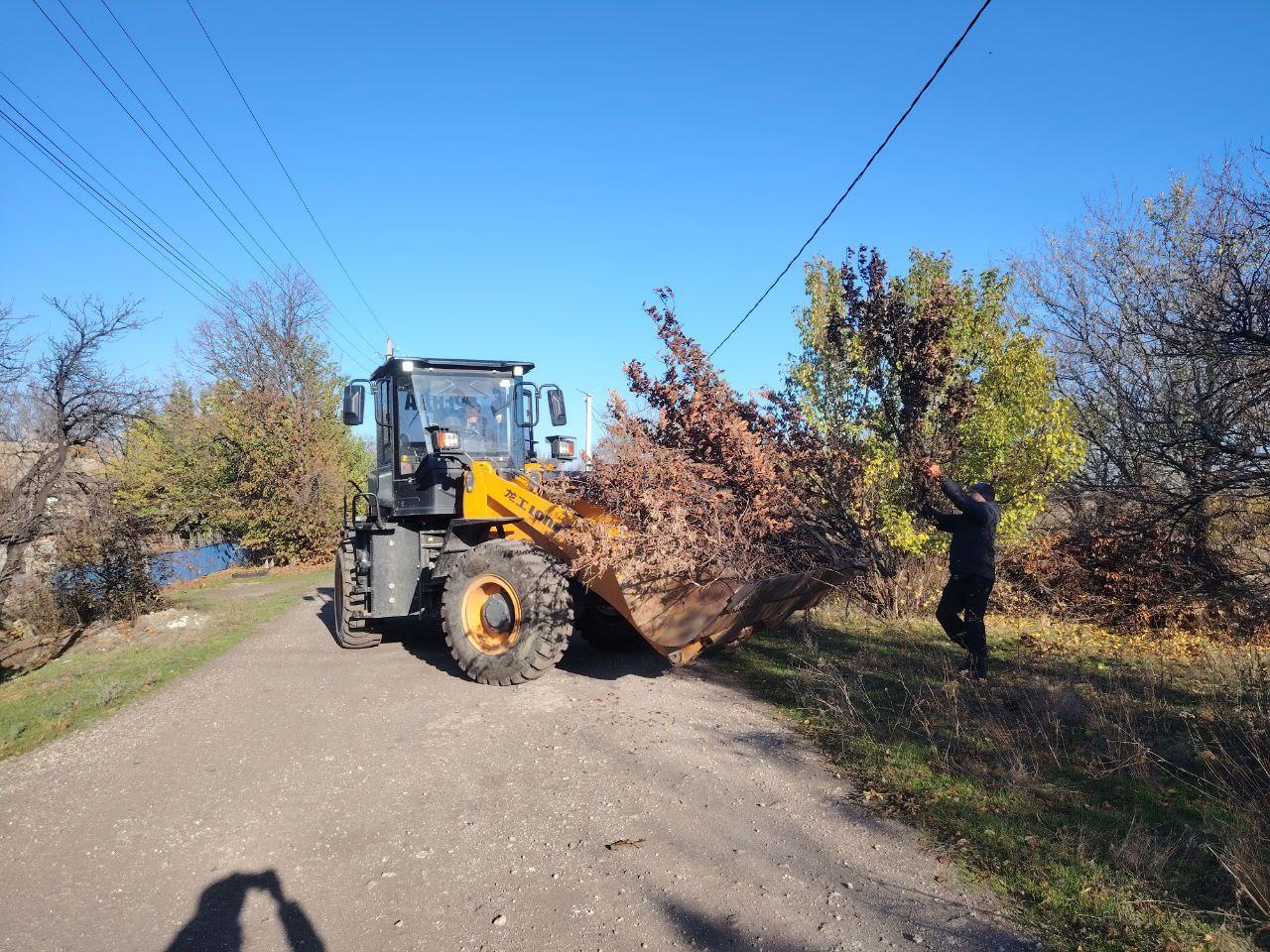 Рабочая группа из Удмуртии завершила работы по очистке посёлка Белое после санитарной опиловки Рабочая группа из Удмуртии завершила работы по очистке посёлка Белое после санитарной опиловки