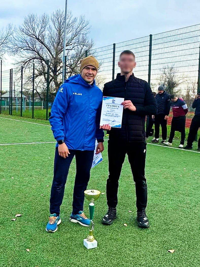 Спорт объединяет: Станично-Луганский округ отметил День народного единства турниром по мини-футболу Спорт объединяет: Станично-Луганский округ отметил День народного единства турниром по мини-футболу