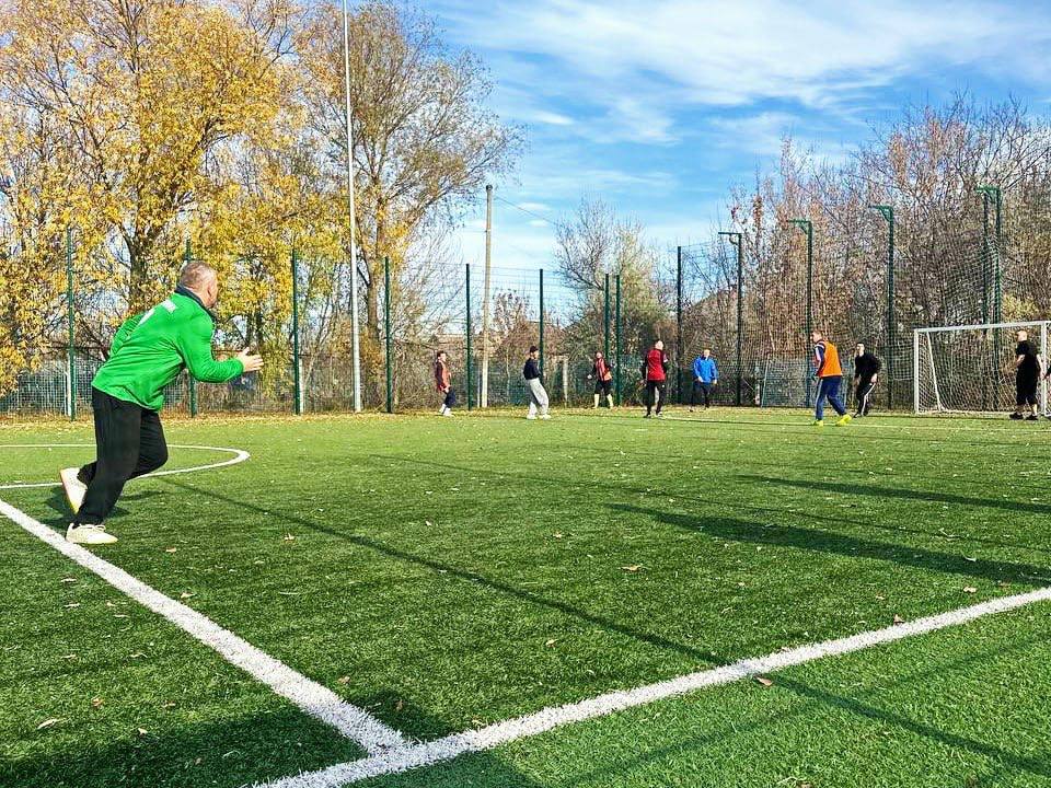 Спорт объединяет: Станично-Луганский округ отметил День народного единства турниром по мини-футболу Спорт объединяет: Станично-Луганский округ отметил День народного единства турниром по мини-футболу