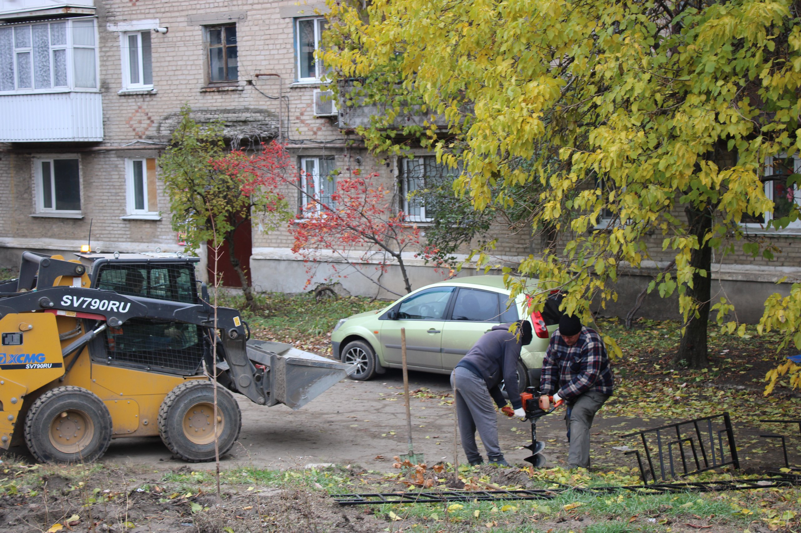 Реализация проекта «Каштановая аллея» в городе Ровеньки на завершающем этапе Реализация проекта «Каштановая аллея» в городе Ровеньки на завершающем этапе