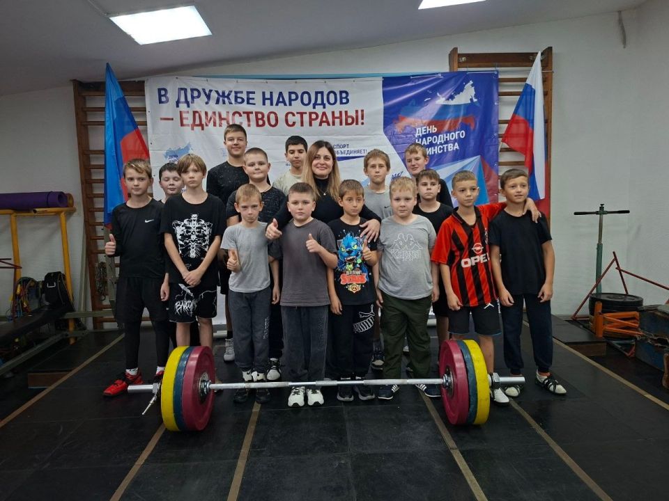 В Беловодске прошёл турнир по тяжёлой атлетике В Беловодске прошёл турнир по тяжёлой атлетике