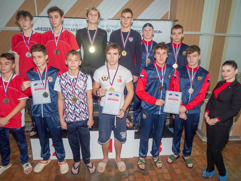 Спортсмены Краснодонщины отлично выступили на Республиканских состязаниях по плаванию в городе Луганске Спортсмены Краснодонщины отлично выступили на Республиканских состязаниях по плаванию в городе Луганске