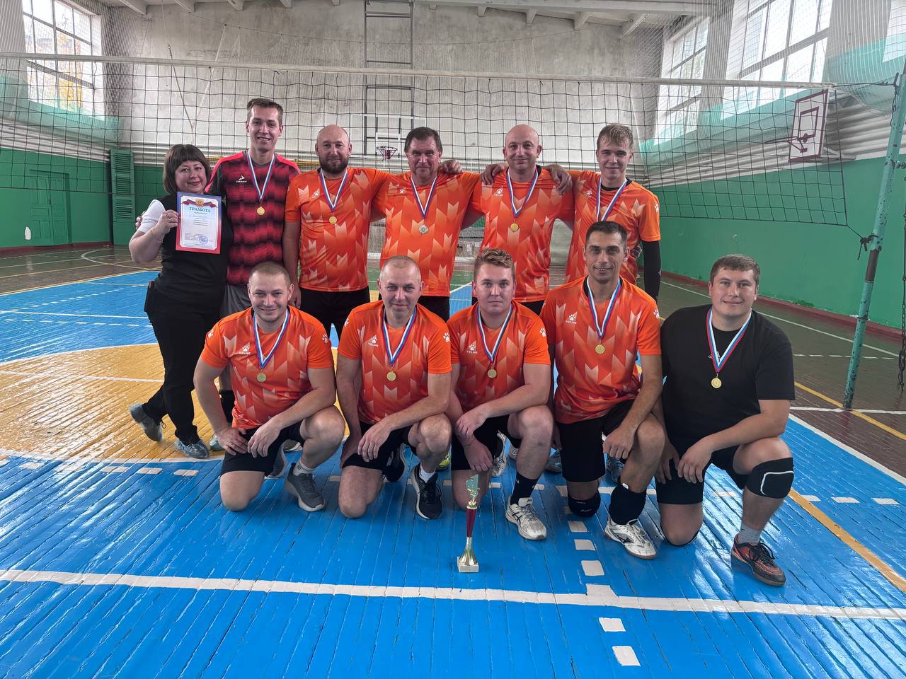 Владимир Чернев: На базе Старобельской ДЮСШ прошёл зрелищный турнир по волейболу посвящённый Дню народного единства