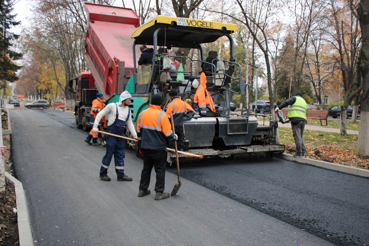Андрей Рубанцов: В Ровеньках в этом году, в рамках регионального бюджета, ведётся масштабный ремонт автомобильных дорог Андрей Рубанцов: В Ровеньках в этом году, в рамках регионального бюджета, ведётся масштабный ремонт автомобильных дорог