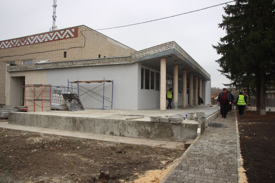 «Партдесант» оценил ход ремонта Трехизбенского сельского клуба по народной программе «Единой России» «Партдесант» оценил ход ремонта Трехизбенского сельского клуба по народной программе «Единой России»