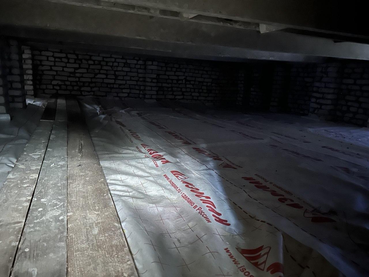 Регион-шеф завершает капремонт крыши дома в Перевальске