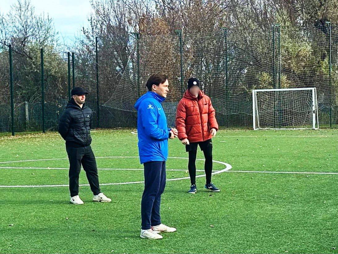 Спорт объединяет: Станично-Луганский округ отметил День народного единства турниром по мини-футболу Спорт объединяет: Станично-Луганский округ отметил День народного единства турниром по мини-футболу