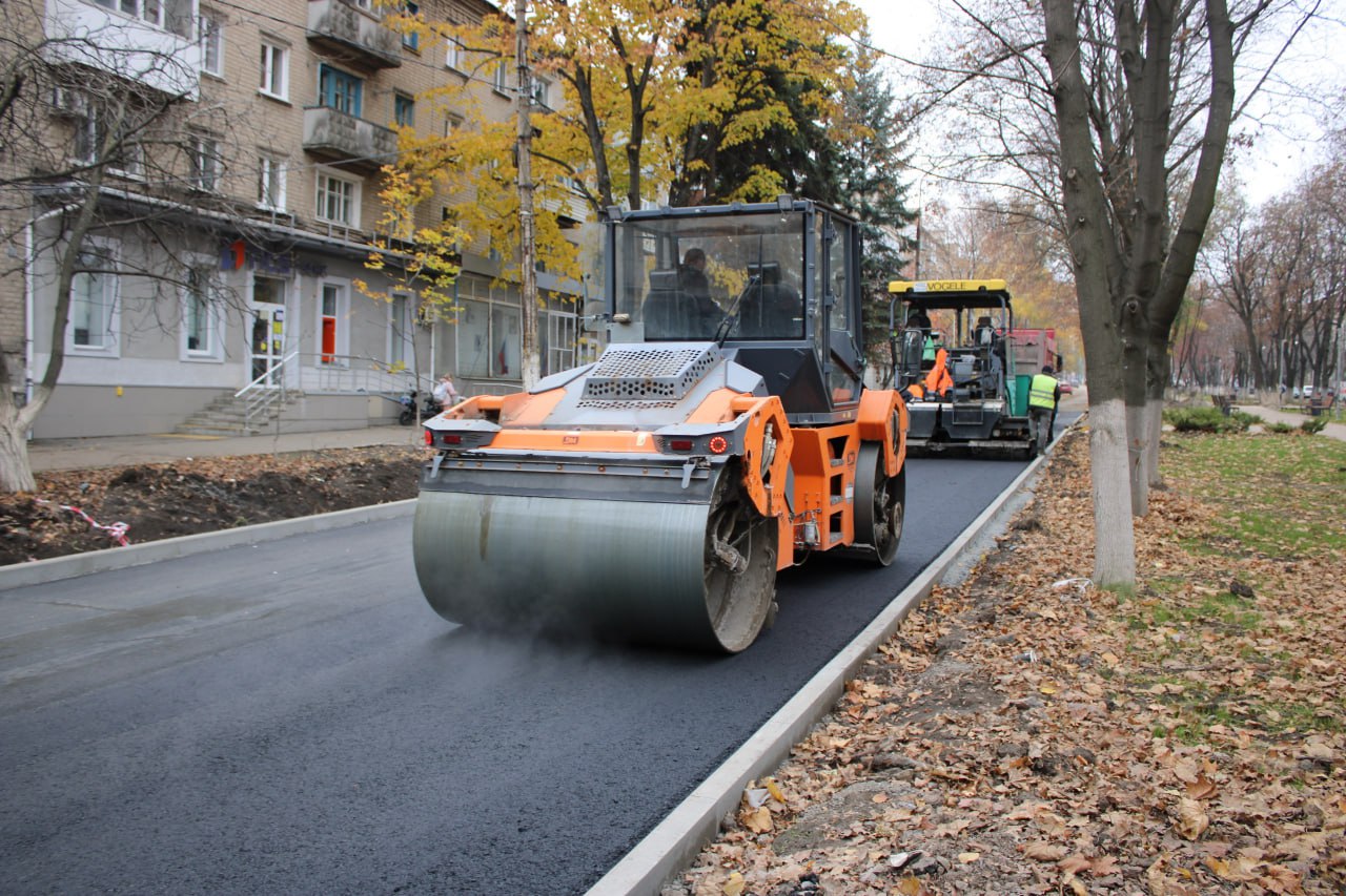 Андрей Рубанцов: В Ровеньках в этом году, в рамках регионального бюджета, ведётся масштабный ремонт автомобильных дорог Андрей Рубанцов: В Ровеньках в этом году, в рамках регионального бюджета, ведётся масштабный ремонт автомобильных дорог