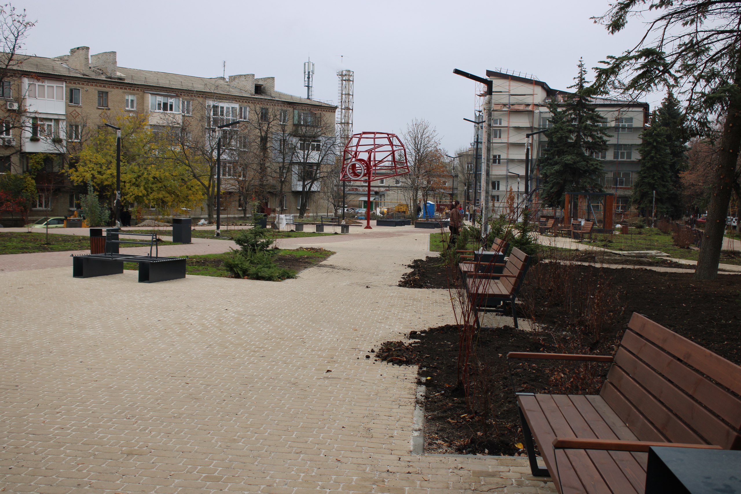 Реализация проекта «Каштановая аллея» в городе Ровеньки на завершающем этапе Реализация проекта «Каштановая аллея» в городе Ровеньки на завершающем этапе