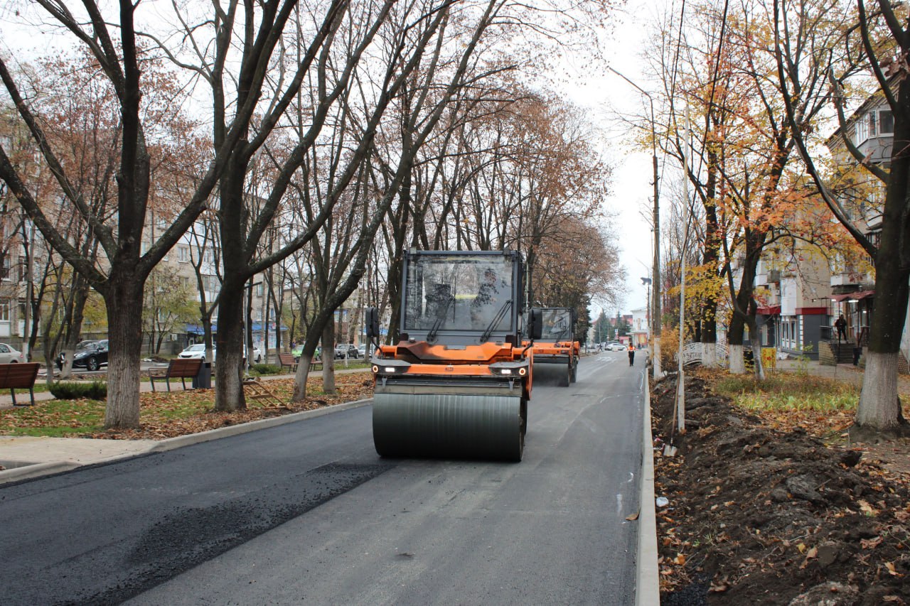 Андрей Рубанцов: В Ровеньках в этом году, в рамках регионального бюджета, ведётся масштабный ремонт автомобильных дорог Андрей Рубанцов: В Ровеньках в этом году, в рамках регионального бюджета, ведётся масштабный ремонт автомобильных дорог