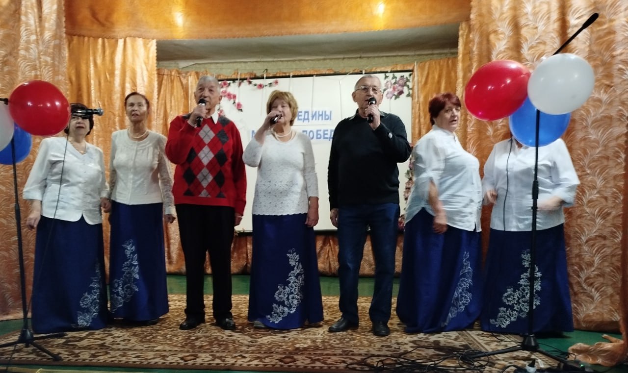 С 1 по 4 ноября во всех структурных подразделениях МБУ «Краснодонский городской Дворец культуры имени «Молодой гвардии» прошли масштабные акции и тематические мероприятия, посвящённые Дню народного единства С 1 по 4 ноября во всех структурных подразделениях МБУ «Краснодонский городской Дворец культуры имени «Молодой гвардии» прошли масштабные акции и тематические мероприятия, посвящённые Дню народного единства