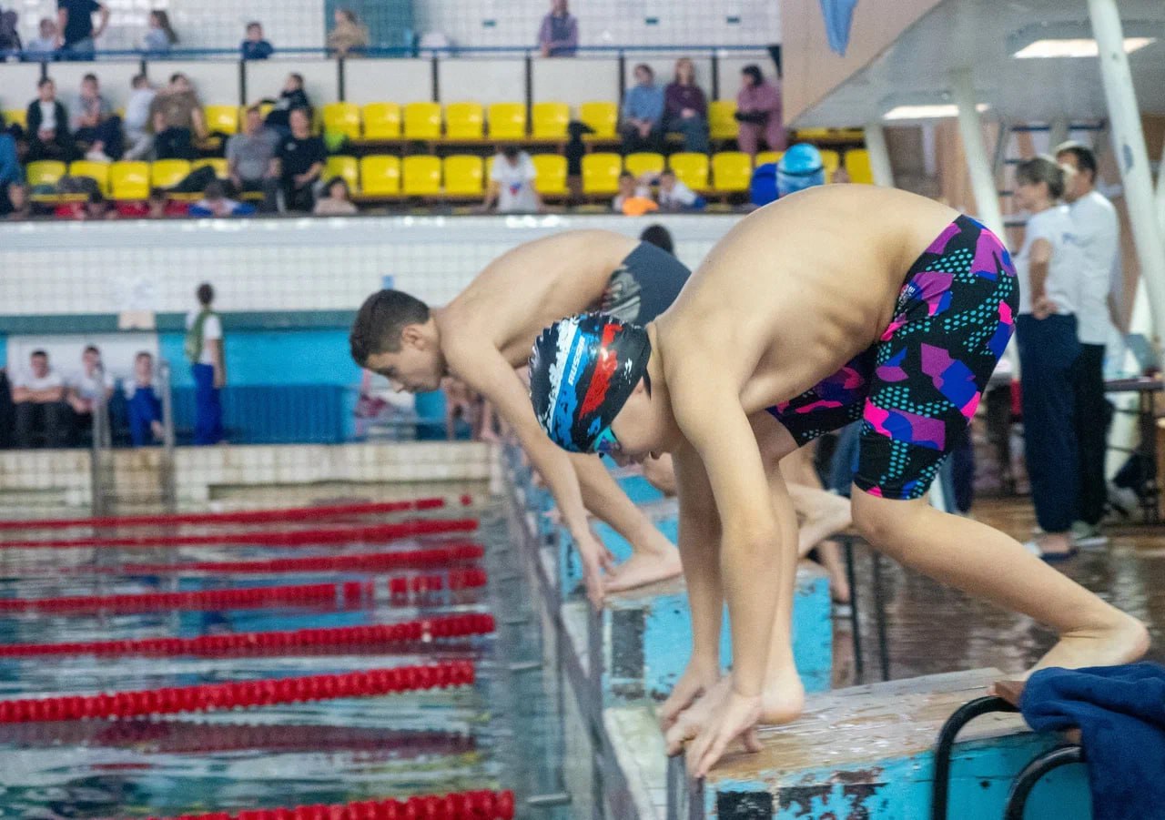 Спортсмены Краснодонщины отлично выступили на Республиканских состязаниях по плаванию в городе Луганске Спортсмены Краснодонщины отлично выступили на Республиканских состязаниях по плаванию в городе Луганске