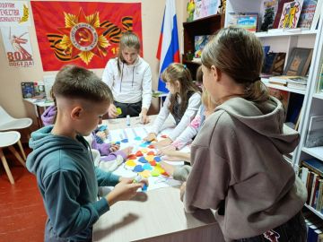 В Комиссаровском Доме культуры прошла акция «Единством сильна Россия»