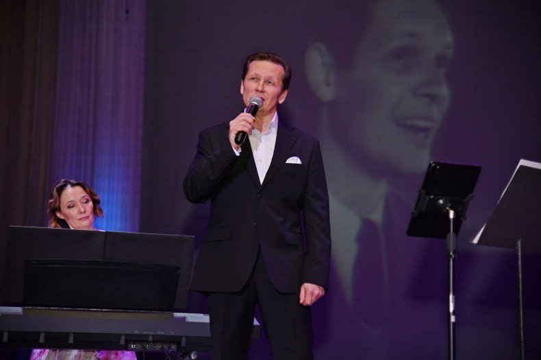 Красноярские артисты дарят Свердловску незабываемые встречи Красноярские артисты дарят Свердловску незабываемые встречи