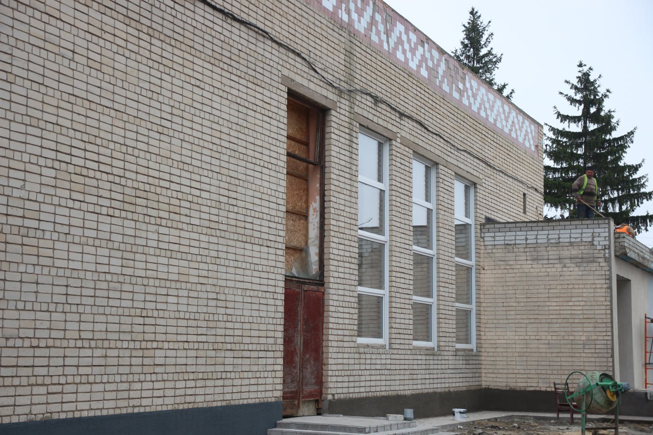«Партдесант» оценил ход ремонта Трехизбенского сельского клуба по народной программе «Единой России» «Партдесант» оценил ход ремонта Трехизбенского сельского клуба по народной программе «Единой России»