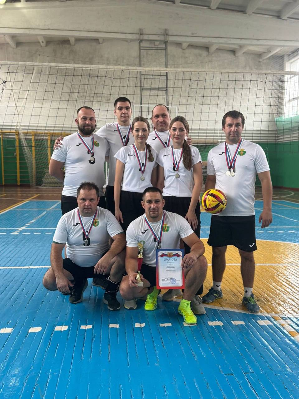 Владимир Чернев: На базе Старобельской ДЮСШ прошёл зрелищный турнир по волейболу посвящённый Дню народного единства Владимир Чернев: На базе Старобельской ДЮСШ прошёл зрелищный турнир по волейболу посвящённый Дню народного единства