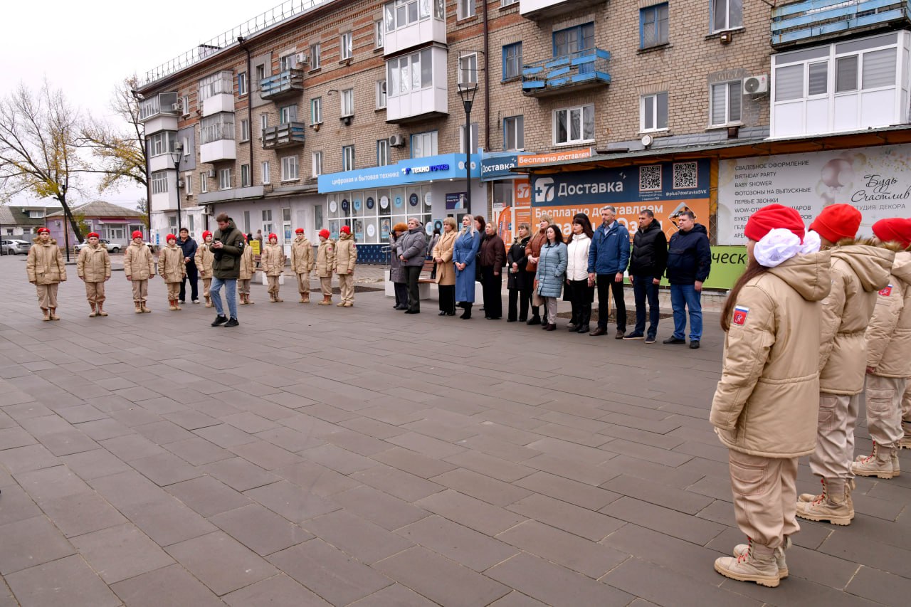 Андрей Сухачев: На пл.Мира открыли уличную выставку "Театральная площадь", подготовленную специалистами Музея-заповедника героической обороны и освобождения Севастополя совместно с Минкультом РФ Андрей Сухачев: На пл.Мира открыли уличную выставку "Театральная площадь", подготовленную специалистами Музея-заповедника героической обороны и освобождения Севастополя совместно с Минкультом РФ