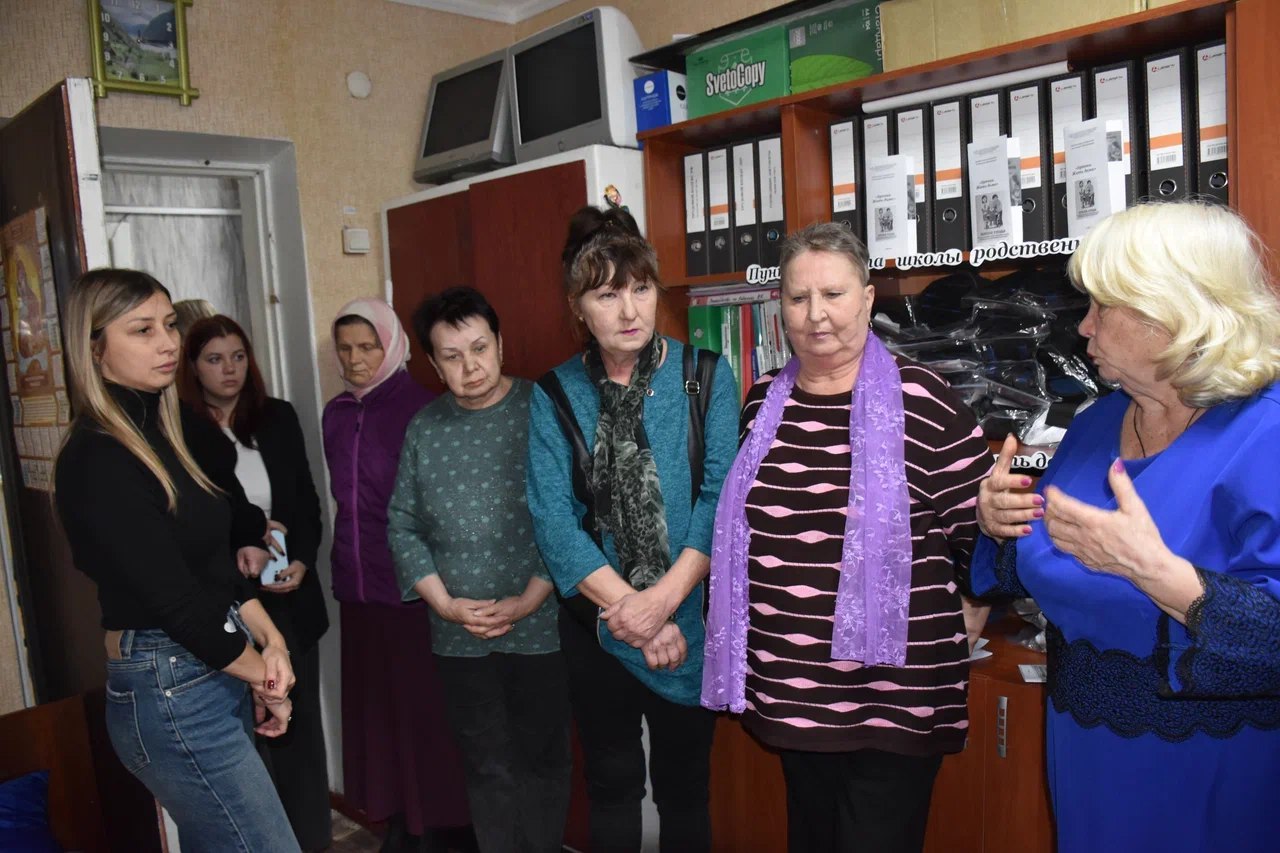 В рамках проекта «Старшее поколение», при поддержке партии «Единая Россия» 5 ноября в ГБУ ЛНР «Брянковский КЦСОН» открылась школа родственного ухода «Брянка. Жить дома» и бесплатный пункт проката средств малой технической... В рамках проекта «Старшее поколение», при поддержке партии «Единая Россия» 5 ноября в ГБУ ЛНР «Брянковский КЦСОН» открылась школа родственного ухода «Брянка. Жить дома» и бесплатный пункт проката средств малой технической...