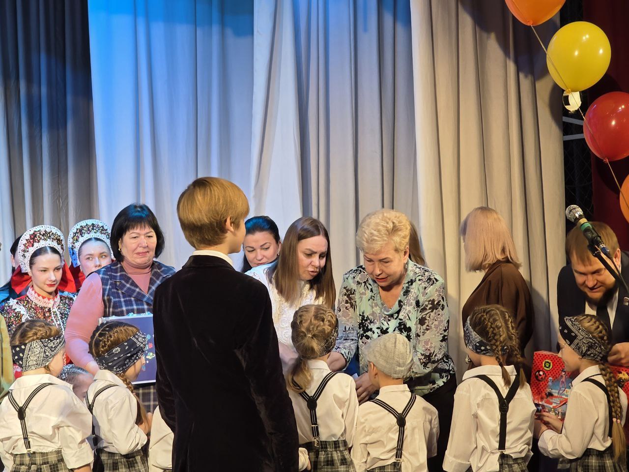 Ольга Бас: В нашем регионе, под чутким патронажем уполномоченного по правам ребенка в ЛНР Инны Швенк, прошел замечательный фестиваль детского инклюзивного творчества «Осенняя мелодия» Ольга Бас: В нашем регионе, под чутким патронажем уполномоченного по правам ребенка в ЛНР Инны Швенк, прошел замечательный фестиваль детского инклюзивного творчества «Осенняя мелодия»