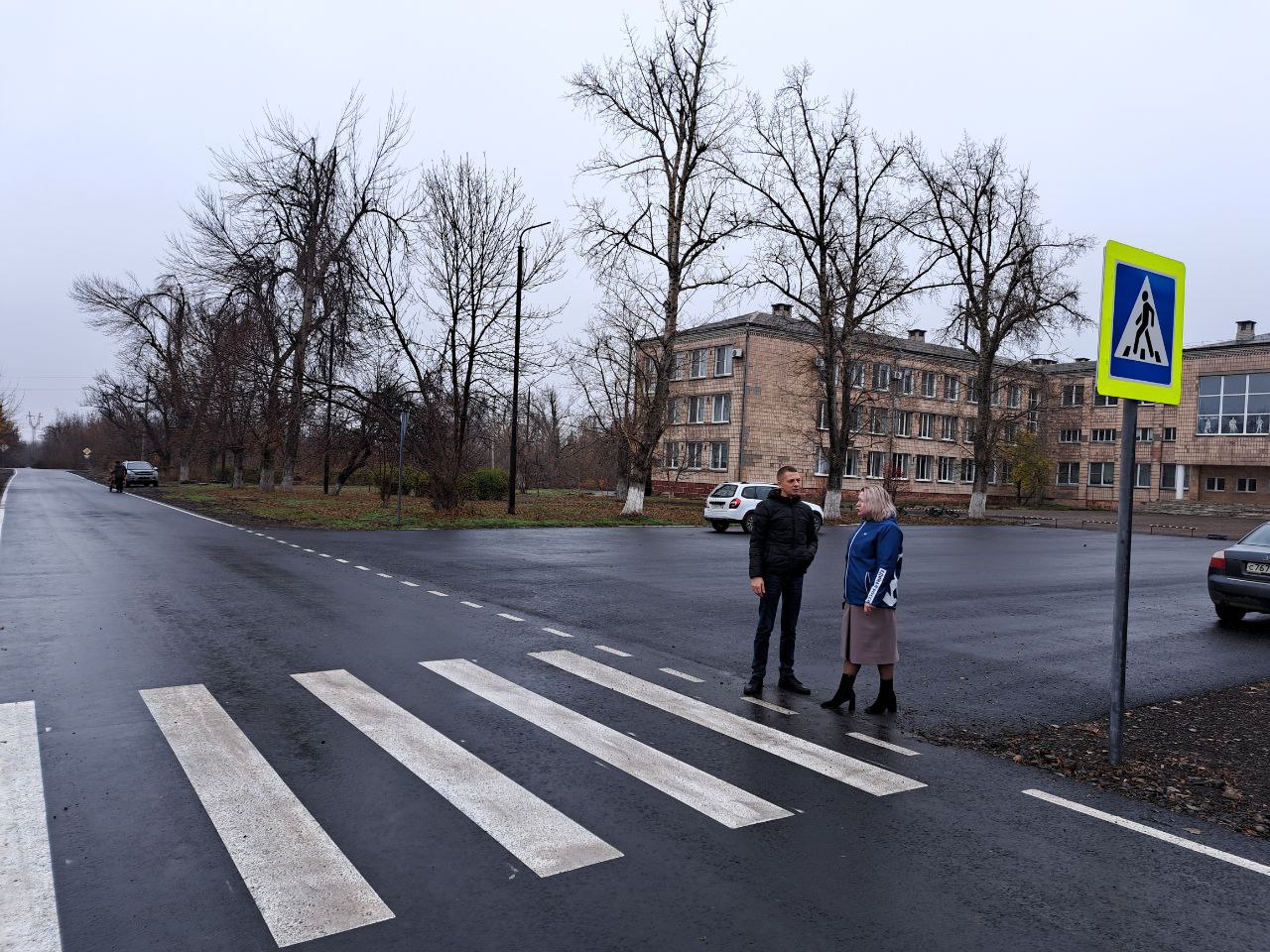 Единороссы побывали на отремонтированных участках дорог Свердловска Единороссы побывали на отремонтированных участках дорог Свердловска