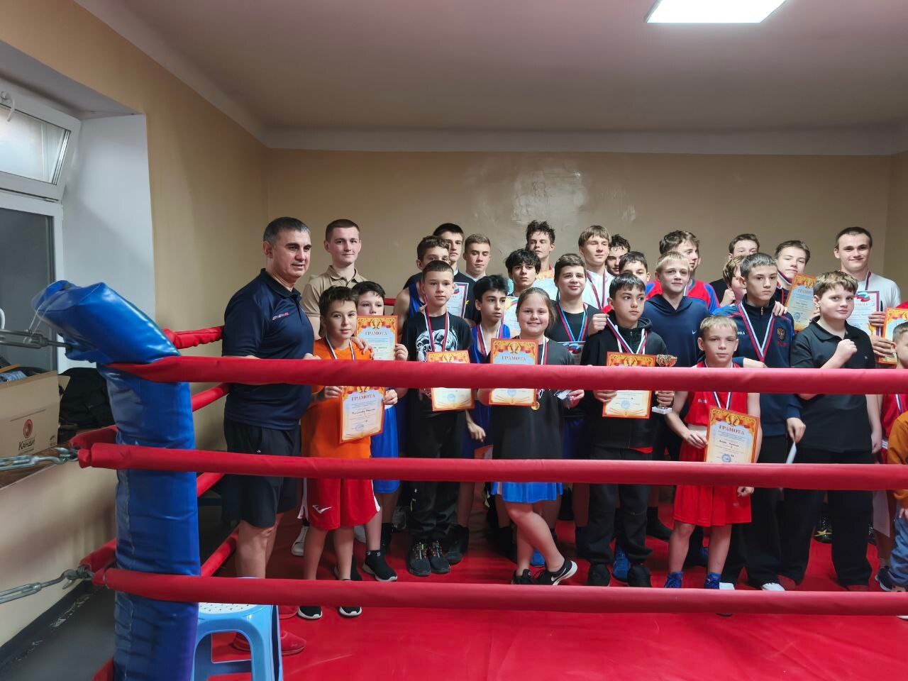 01 ноября 2025 года на базе Муниципального бюджетного учреждения дополнительного образования «Стахановская спортивная школа № 2» прошло традиционное осеннее первенство по боксу, которое было приурочено к празднованию Дня... 01 ноября 2025 года на базе Муниципального бюджетного учреждения дополнительного образования «Стахановская спортивная школа № 2» прошло традиционное осеннее первенство по боксу, которое было приурочено к празднованию Дня...