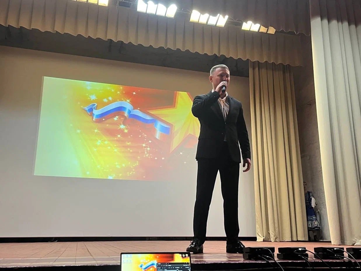 В Доме культуры Петровки в рамках акции «Искусство без границ» прошла программа «Вольная Волюшка» с участием артистов Луганской филармонии В Доме культуры Петровки в рамках акции «Искусство без границ» прошла программа «Вольная Волюшка» с участием артистов Луганской филармонии