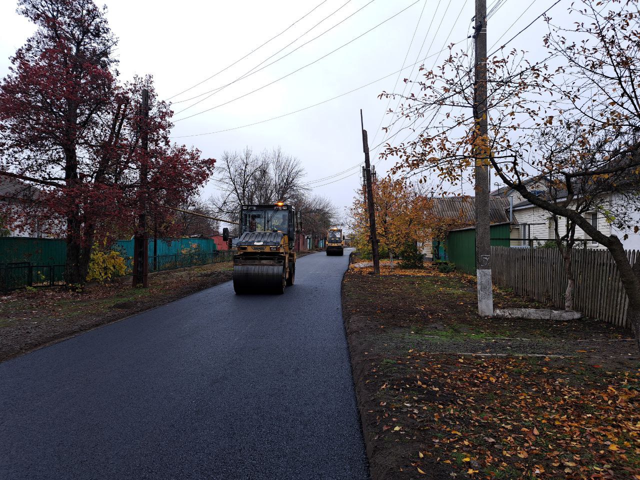 Единороссы побывали на отремонтированных участках дорог Свердловска Единороссы побывали на отремонтированных участках дорог Свердловска