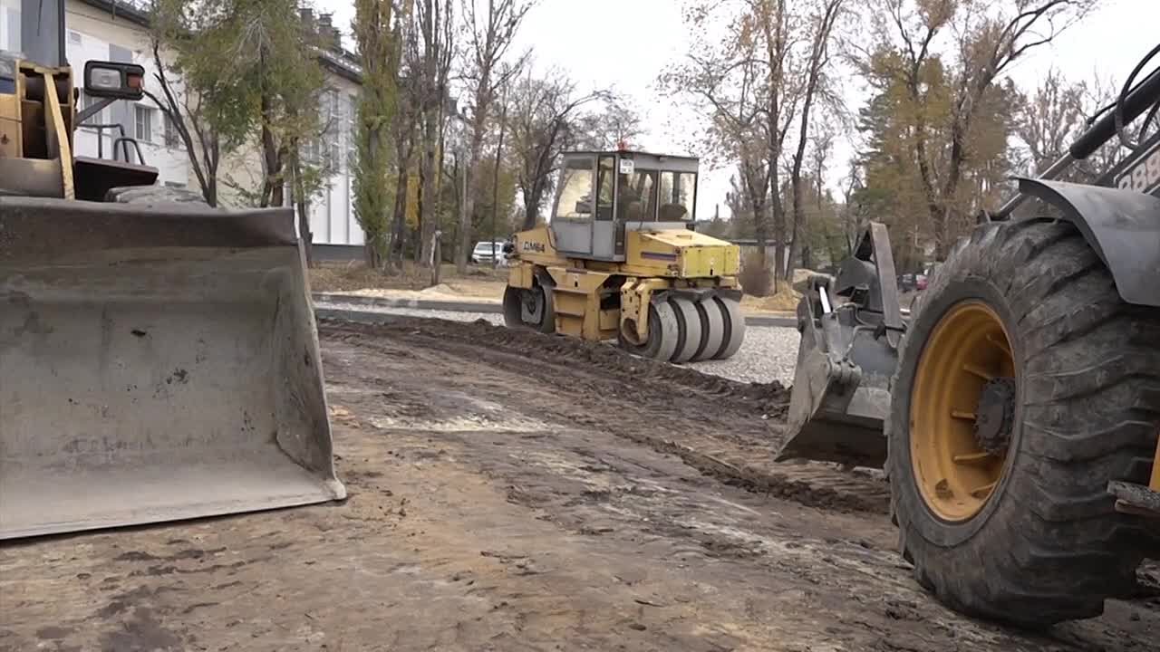 На территории подстанции скорой медицинской помощи продолжаются работы и по благоустройству