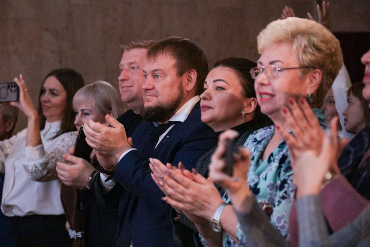 Денис Колесников принял участие в фестивале детского инклюзивного творчества «Осенняя мелодия» Денис Колесников принял участие в фестивале детского инклюзивного творчества «Осенняя мелодия»