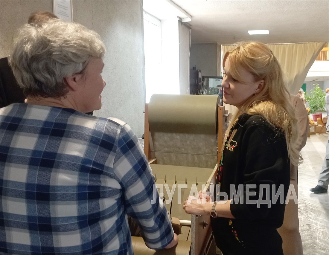 Сенатор РФ Дарья Лантратова посетила волонтерский пункт «Все для победы!» в Свердловске Сенатор РФ Дарья Лантратова посетила волонтерский пункт «Все для победы!» в Свердловске