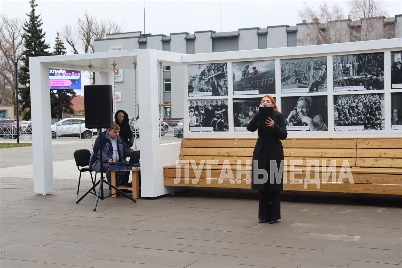 На центральной площади Свердловска открылась выставка «Театральная площадь» На центральной площади Свердловска открылась выставка «Театральная площадь»