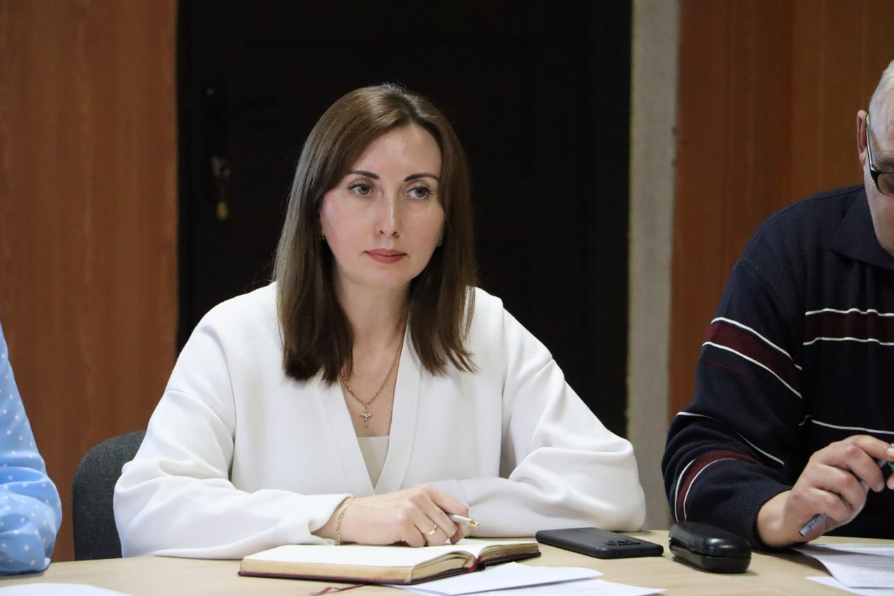 В Стаханове обсудили вопросы раннего выявления семейного неблагополучия В Стаханове обсудили вопросы раннего выявления семейного неблагополучия