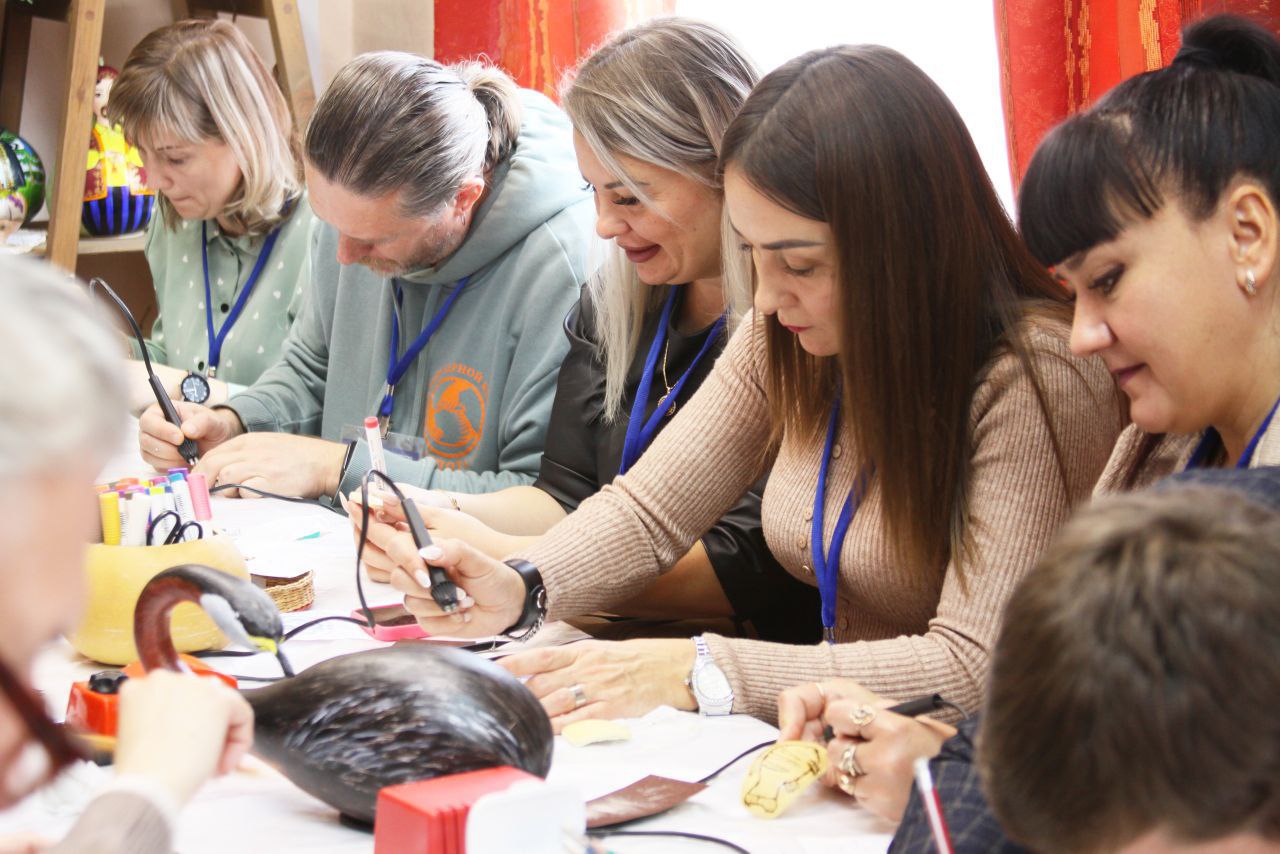 С вдохновением и любовью к делу: стахановчанка на Школе клубного мастерства