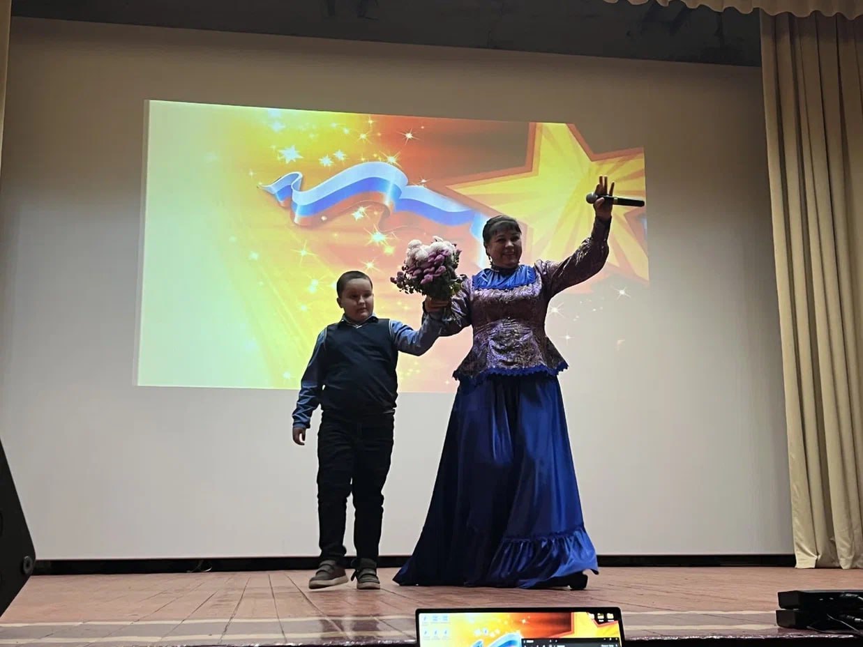 В Доме культуры Петровки в рамках акции «Искусство без границ» прошла программа «Вольная Волюшка» с участием артистов Луганской филармонии В Доме культуры Петровки в рамках акции «Искусство без границ» прошла программа «Вольная Волюшка» с участием артистов Луганской филармонии