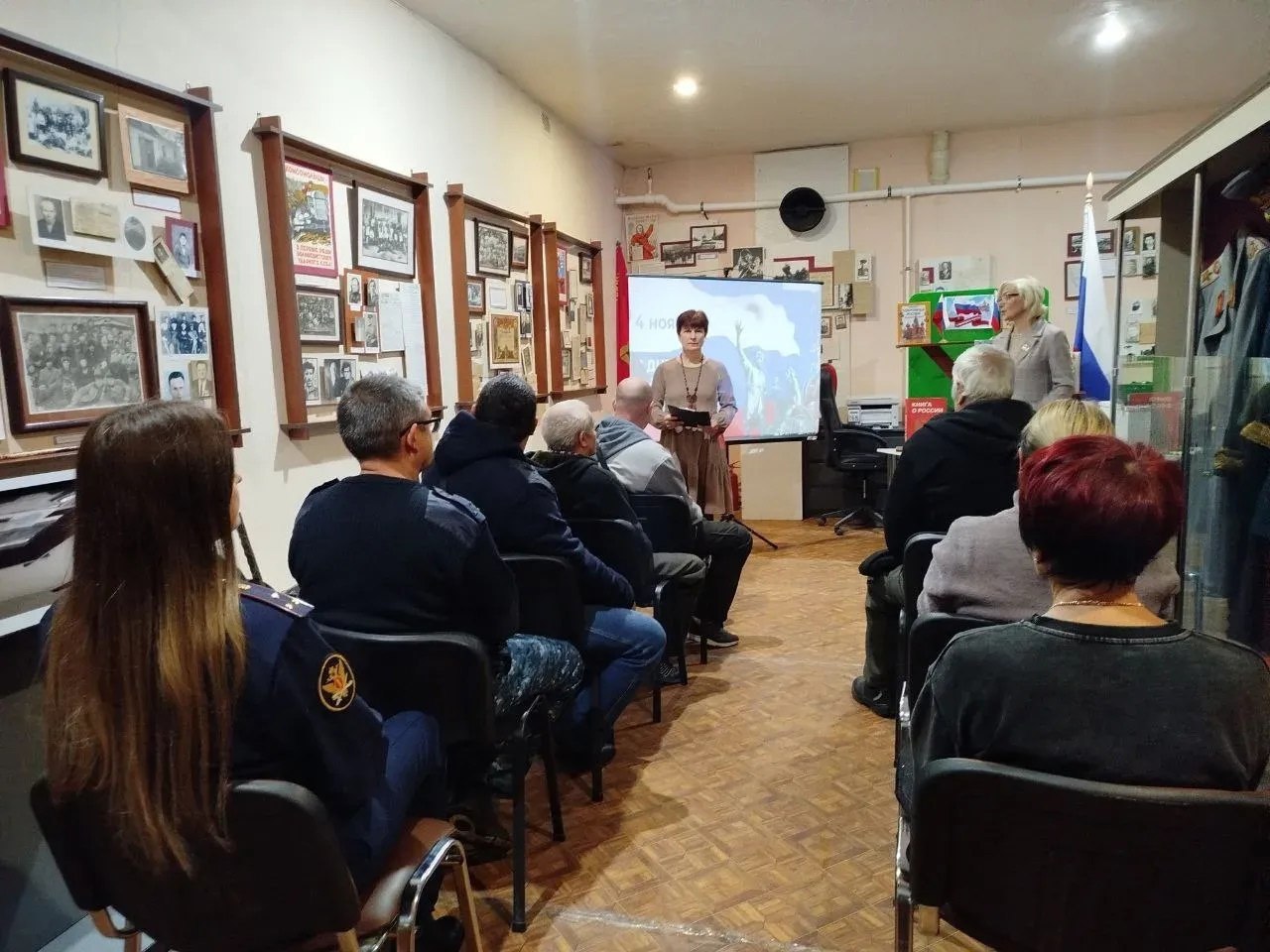 4 ноября ежегодно в России отмечается День народного единства 4 ноября ежегодно в России отмечается День народного единства