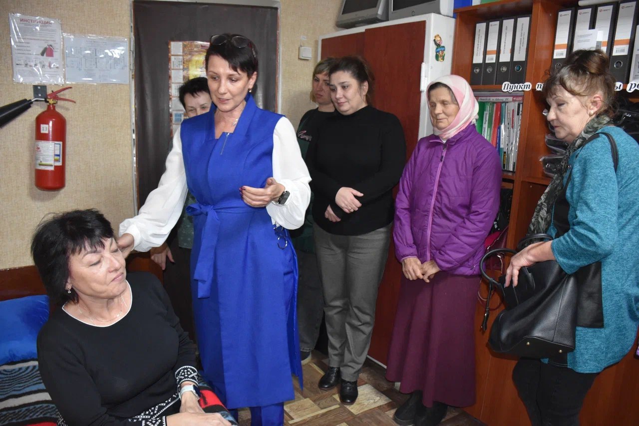 В рамках проекта «Старшее поколение», при поддержке партии «Единая Россия» 5 ноября в ГБУ ЛНР «Брянковский КЦСОН» открылась школа родственного ухода «Брянка. Жить дома» и бесплатный пункт проката средств малой технической... В рамках проекта «Старшее поколение», при поддержке партии «Единая Россия» 5 ноября в ГБУ ЛНР «Брянковский КЦСОН» открылась школа родственного ухода «Брянка. Жить дома» и бесплатный пункт проката средств малой технической...