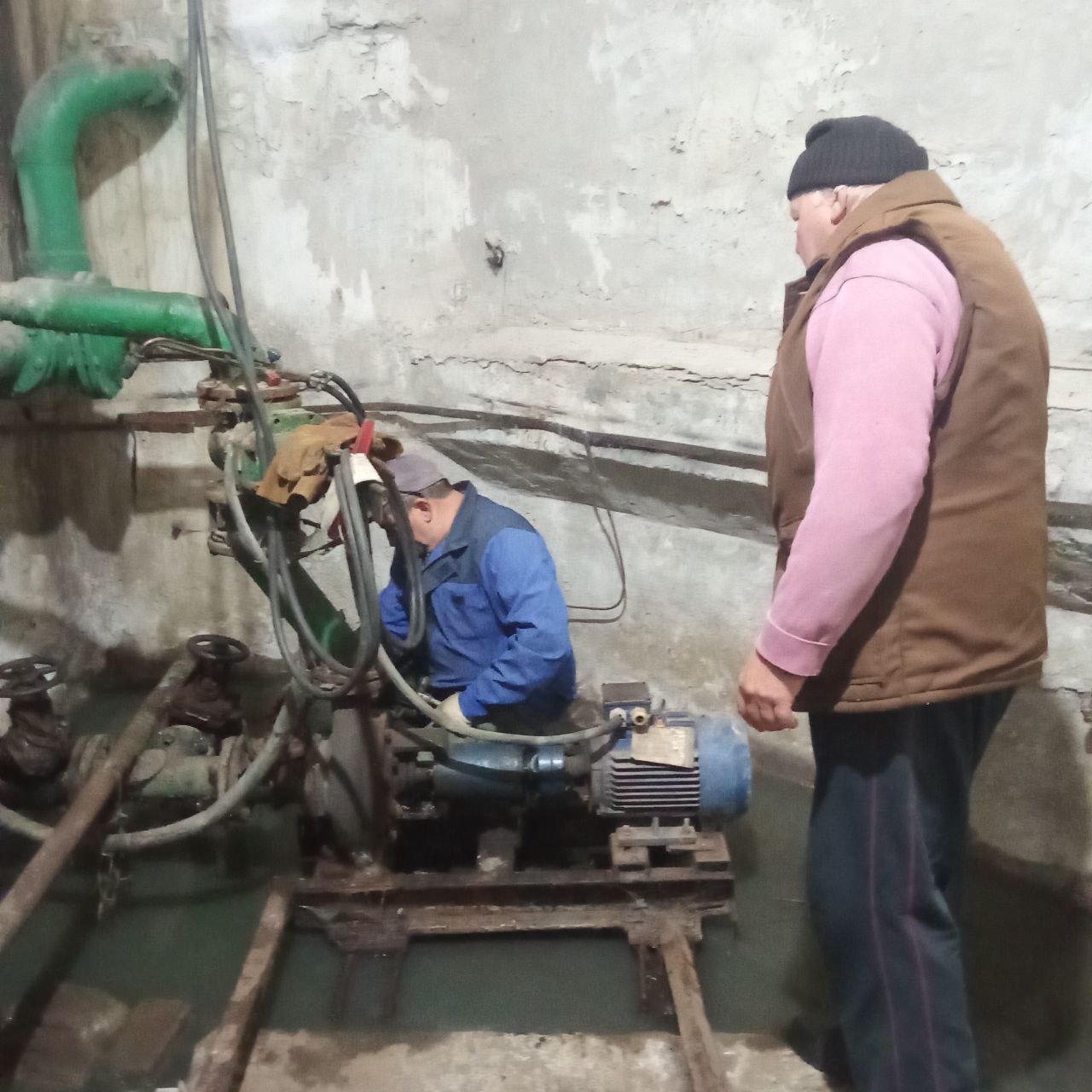 МБУ Центр "Благоустройство" проводит работы по поддержанию системы водоотведения в Старобельском муниципальном округе