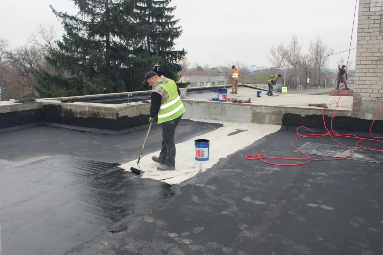 Сергей Крамаренко: В рамках соглашения о сотрудничестве с Алтайским краем в селе Трехизбенка продолжается ремонт Дома культуры Сергей Крамаренко: В рамках соглашения о сотрудничестве с Алтайским краем в селе Трехизбенка продолжается ремонт Дома культуры