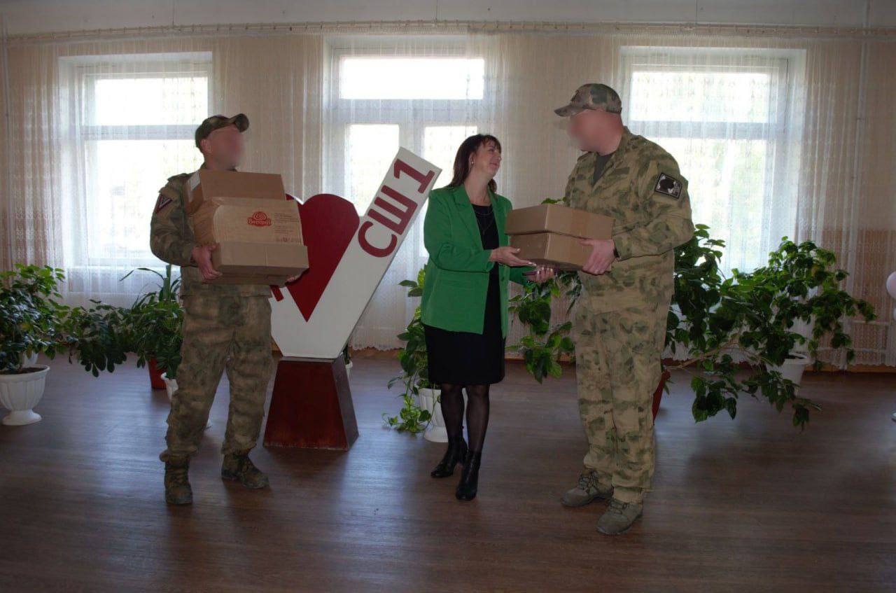 В ЛНР росгвардейцы стали почётными гостями турнира по мини-футболу памяти участника СВО В ЛНР росгвардейцы стали почётными гостями турнира по мини-футболу памяти участника СВО