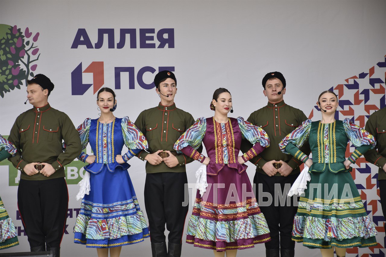 В столице ЛНР высадили новый Сад памяти В столице ЛНР высадили новый Сад памяти