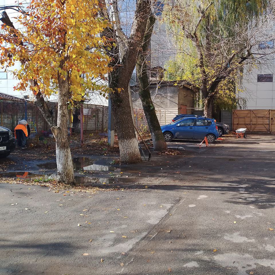 Луганский филиал Управляющей компании активно борется с осенним листопадом, обеспечивая чистоту и порядок на благоустроенных территориях Луганский филиал Управляющей компании активно борется с осенним листопадом, обеспечивая чистоту и порядок на благоустроенных территориях